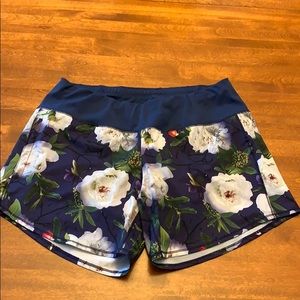 Oiselle long Roga shorts - size 6, worn once!